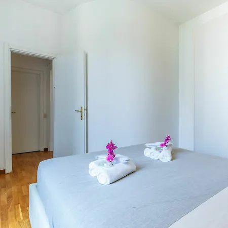 Suitelowcost - Station Apartman
